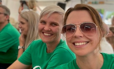 Pflege meets Bayreuth: Stephanie Helfrecht und schulleiterin annika Scheit Standortleiterin Stephanie Helfrecht und Schulleiterin Annika Scheidt bei der Veranstaltung